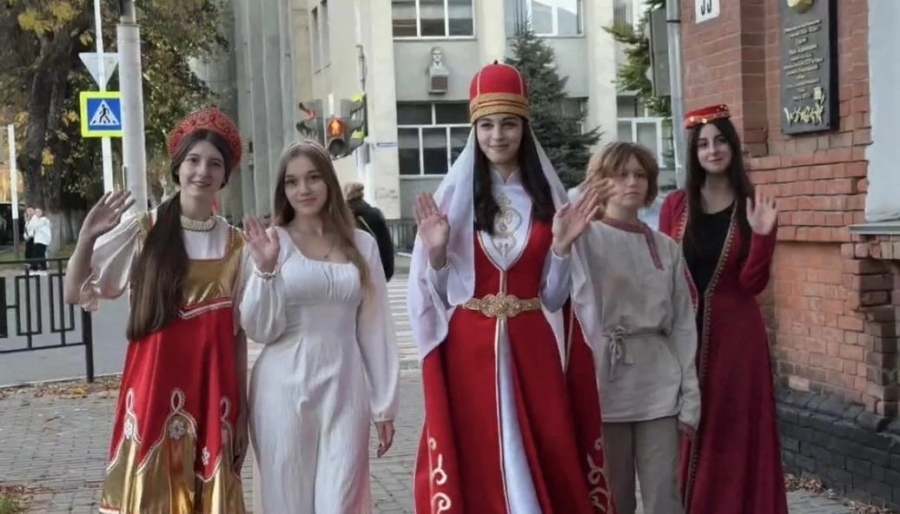Посвящение в студенты: праздник единства в стенах Адыгейского педагогического колледжа